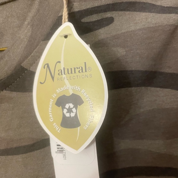 Brand new camo tshirt - Picture 4 of 4